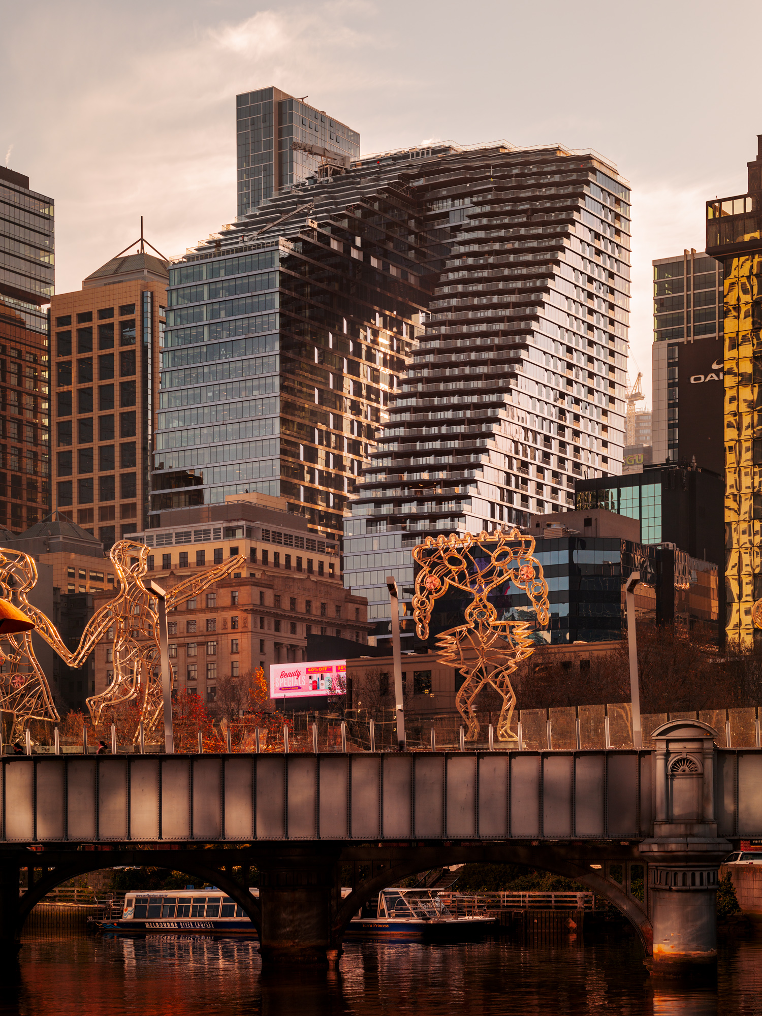 010921 - Project of the Week - Collins Arch_Hero Image From Southbank_©Trevor Mein 2020