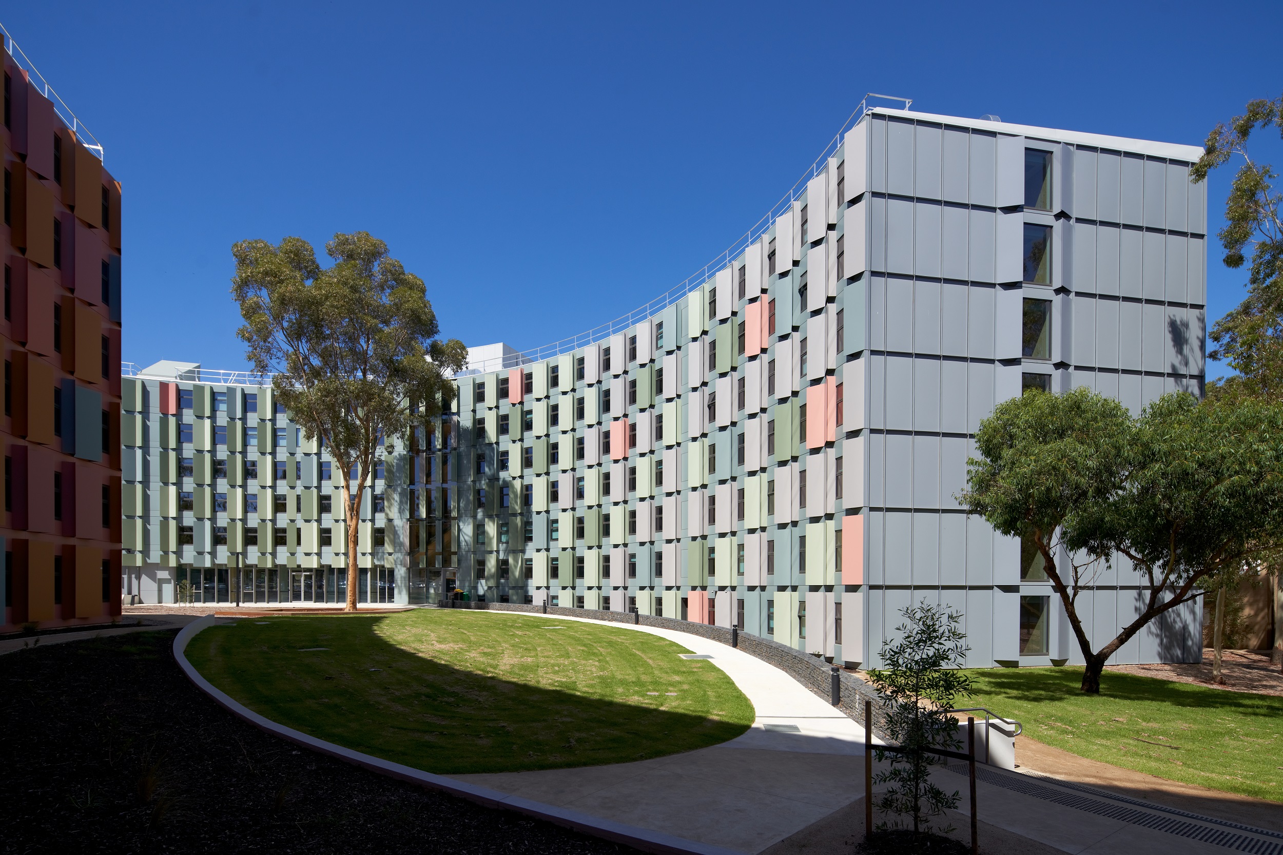 070421 - Project of the Week - La Trobe Uni 1