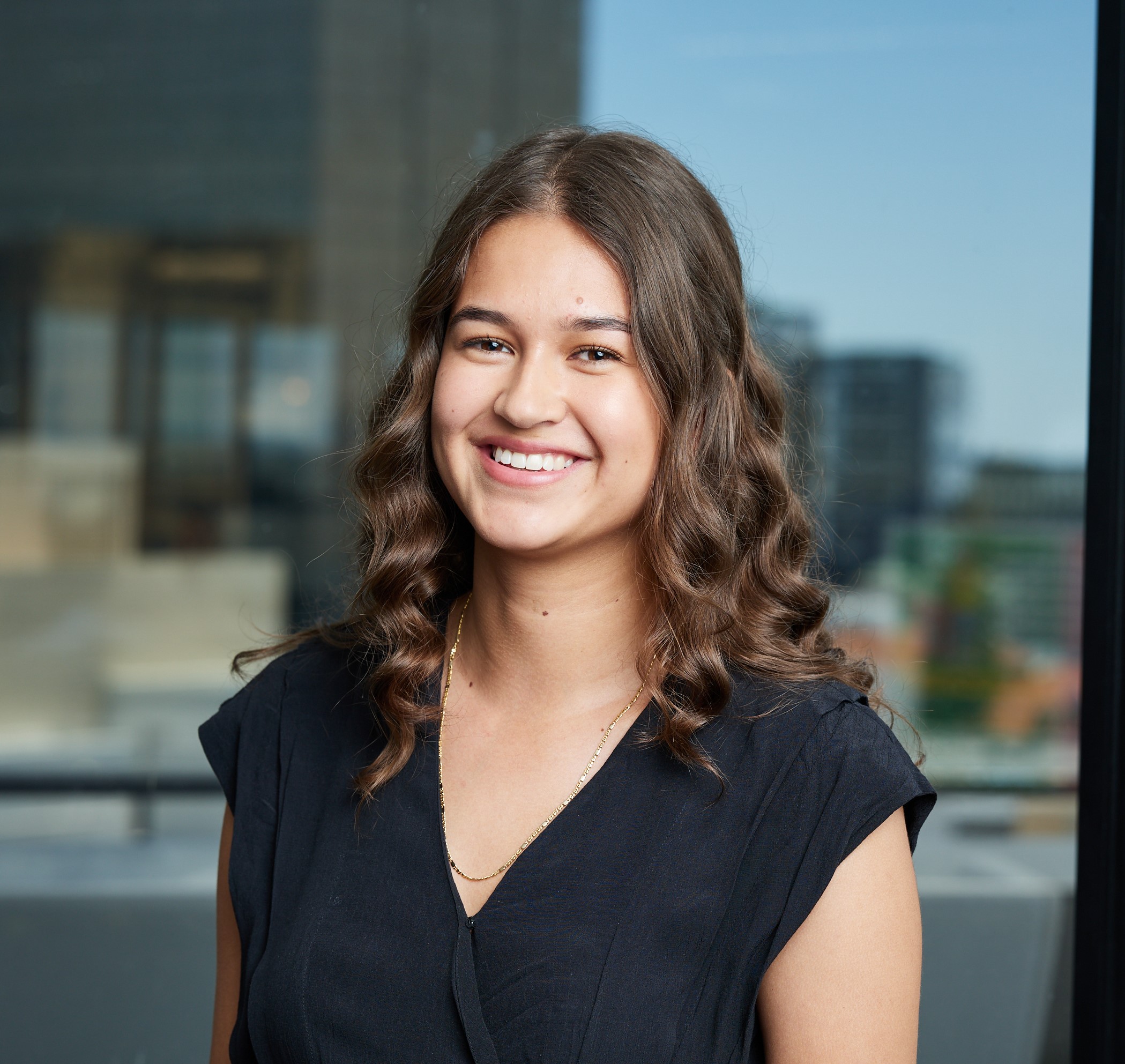 Bethany DVauz - Headshot